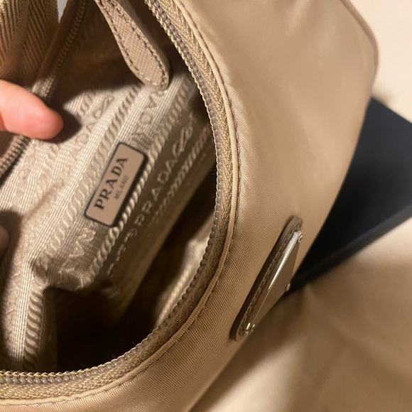 Authentic Re-Nylon Prada Re-Edition 2000 mini bag - Picture 5 of 6
